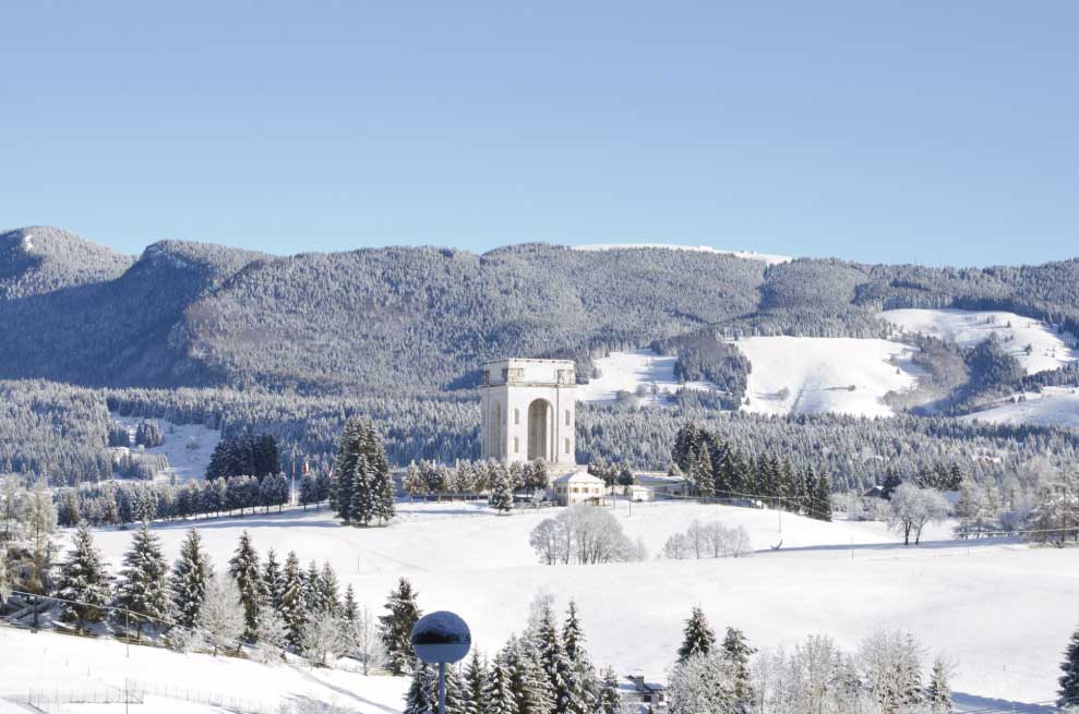 Panorama invernale Asiago 7 comuni - Sacrario militare